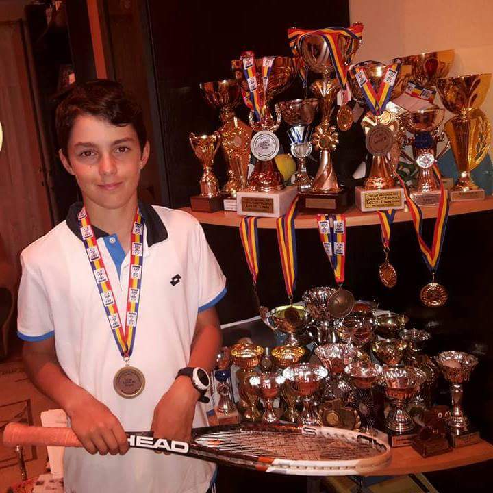 Alexandru Stupar, tenismenul sibian în vârstă de 17 ani, are un palmares sportiv de invidiat