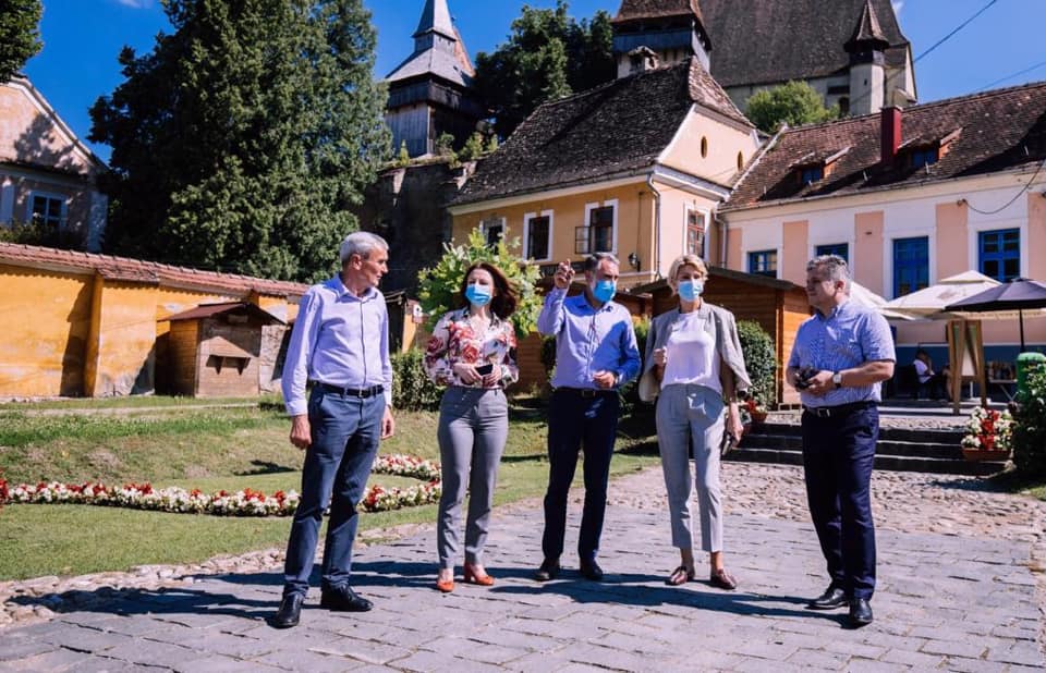 Daniela Cîmpean, Raluca Turcan și primarul Mediașului au efectuat o vizită de lucru în comuna Biertan