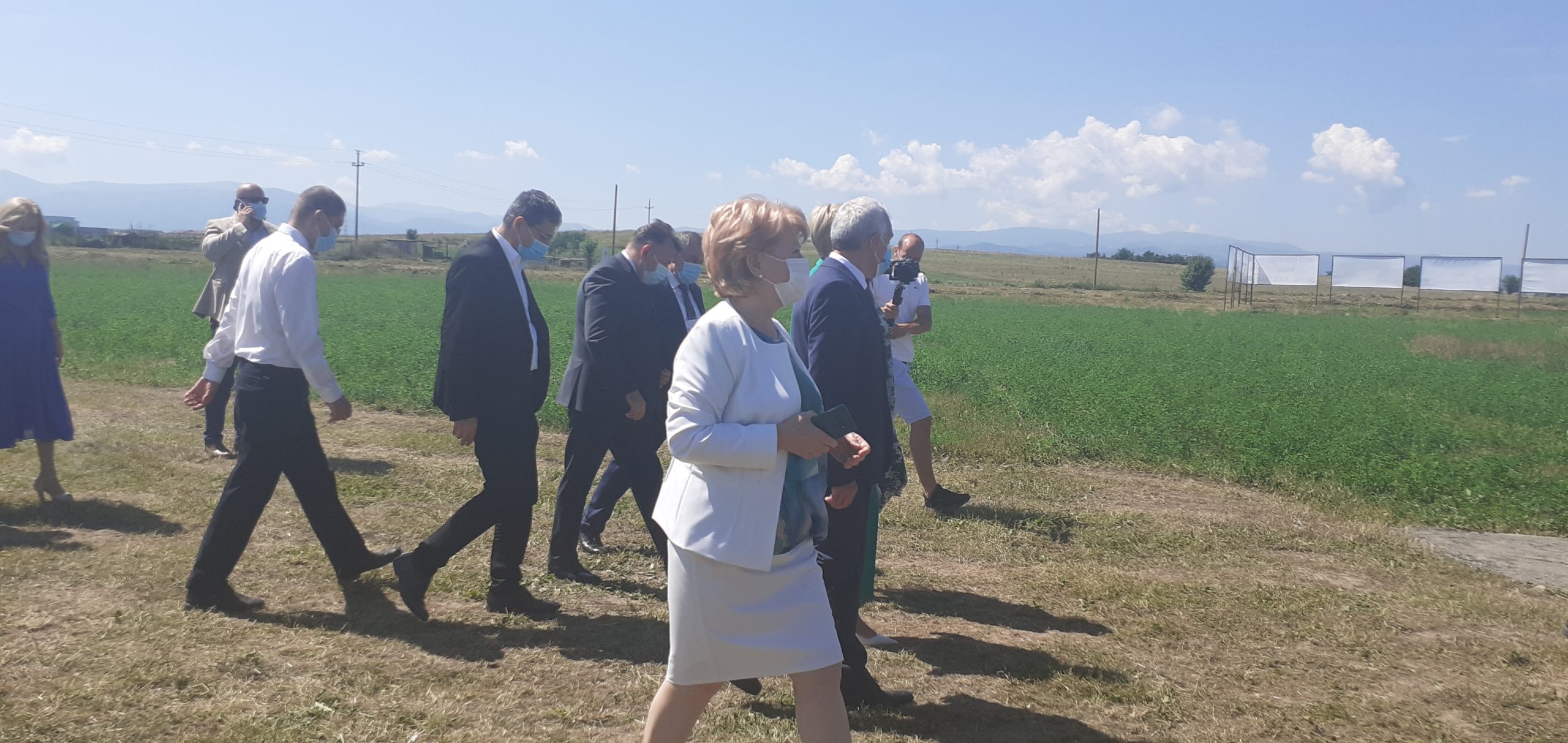 Premierul Orban, Ministrul Sănătății Nelu Tătaru, alături de președinta CJ Daniela Cîmpean în vizită la amplasamentul noului spital județean