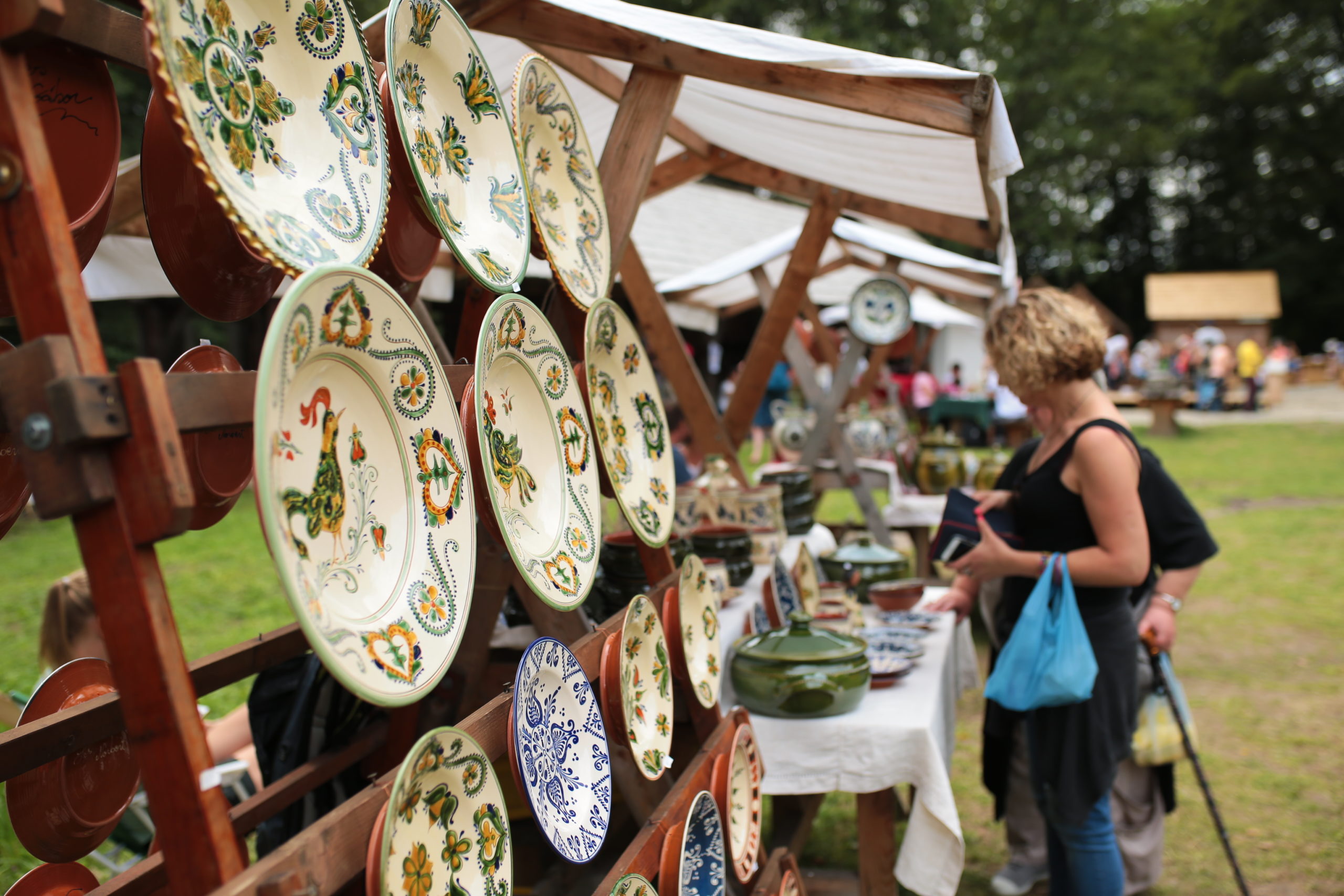 Timp de trei zile, 26 de meșteri olari participă la cea de-a VIII-a ediţie a Târgului Frumos. Ceramic. Folositor.