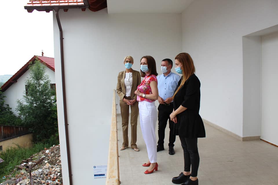 Daniela Cîmpean, Raluca Turcan și primarul Bogdan Bucur-La pas prin comuna care a dat românilor pe marii Emil Cioran și Octavian Goga.