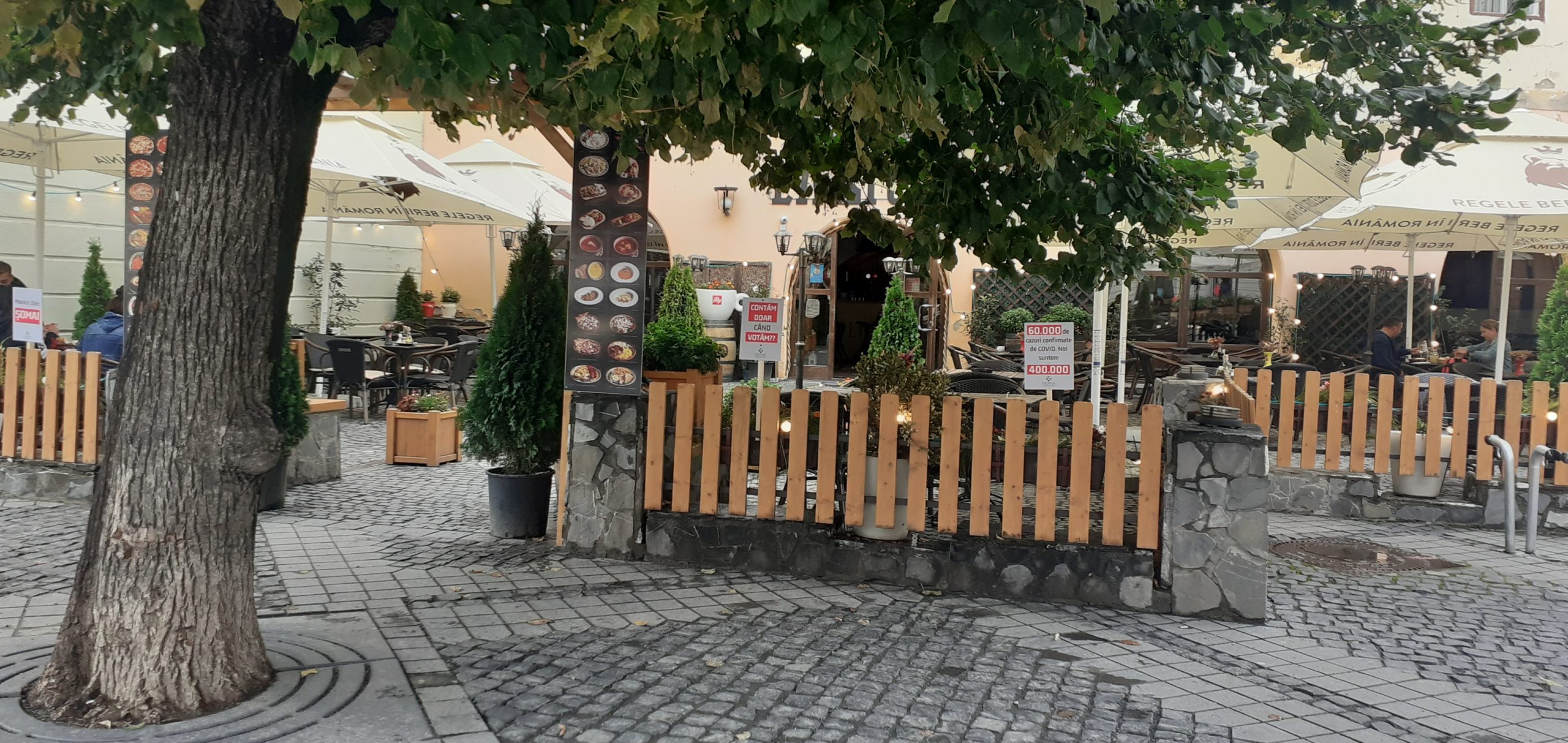 Angajații restaurantelor din Sibiu s-au alăturat protestului HoReCa