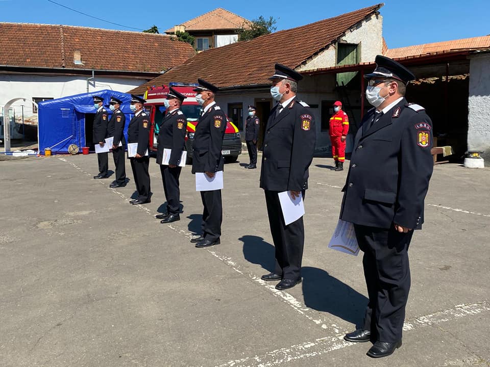 O zi plină de emoții pentru 32 de pompieri sibieni
