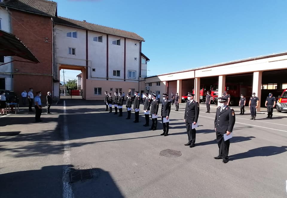 O zi plină de emoții pentru 32 de pompieri sibieni