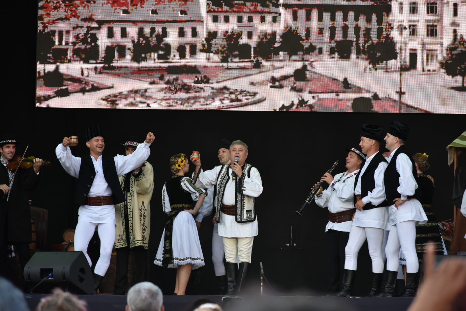 Ediția cu Numărul 45 a Festivalului „Cântecele Munților”, dedicată eroilor din linia întâi