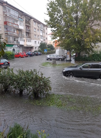 FOTO- VIDEO Strada Maramureșului din nou inundată