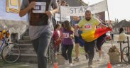 FOTO- 40 de persoane au alergat pentru amenajarea unui teren multifuncțional de sport în Săcădate