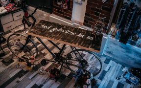 Spațiul „Mă gândesc la ea” va găzdui o galerie de artă