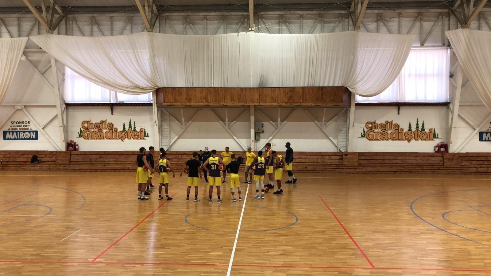 Baschetbaliștii sibieni se antrenează în formație completă și vor continua pregătirile în vederea noului sezon, în sistem centralizat