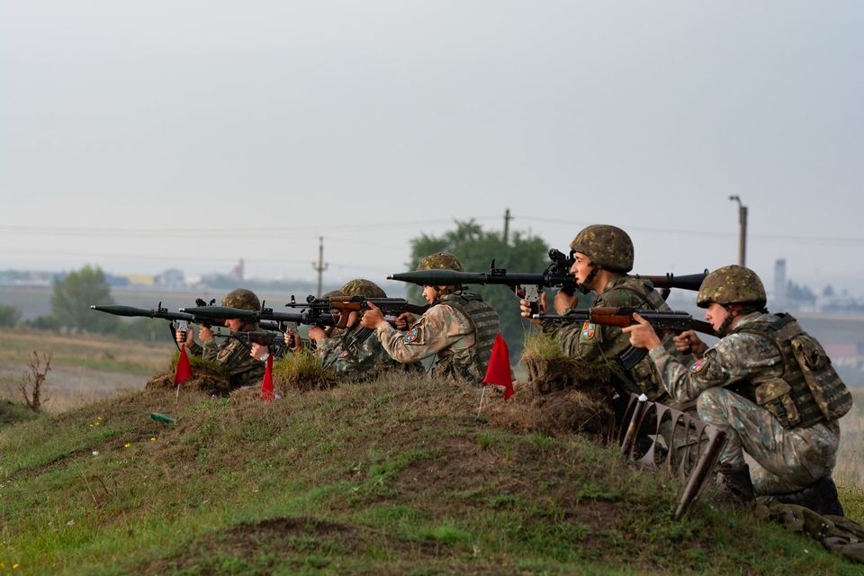 Cei peste 300 de cadeți ai AFT Sibiu au cunoscut viața de militar