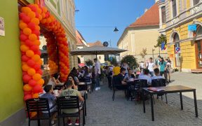 DAbo Doner ajunge la 52 de unități, dupa ce a deschis 4 restaurante doar în ultima săptămână. Franciza continuă expansiunea, în pofida pandemiei