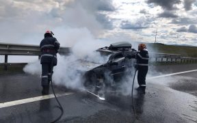 Un autoturism a ars în proporție de 90% pe Autostrada A1