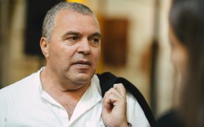 Constantin Chiriac felicită inițiativa redeschiderii spațiului „Mă gândesc la ea”, cunoscut de toată lumea în Sibiu