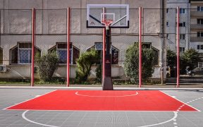 Teren modern pentru handbal și baschet la Liceul Teoretic "Onisifor Ghibu" Sibiu