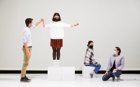Actorii Teatrului „Gong” prezintă o nouă serie de spectacole lectură la Sibiu