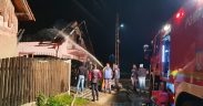 FOTO- Incendiul de amploare la o casă din localitatea Arpașul de Sus