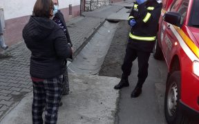 Anti-Covid cu portavoce: Pompierii din Sibiu ies în stradă pentru a îndemna populaţia să se protejeze de noul virus