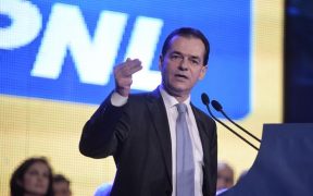 Premierul Ludovic Orban anunţă că va propune sistarea evenimentelor private sau revenirea la vechiul sistem de maximum 20 de persoane