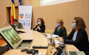 1.128 de copii sibieni au unul sau ambii părinți plecați la muncă în străinătate