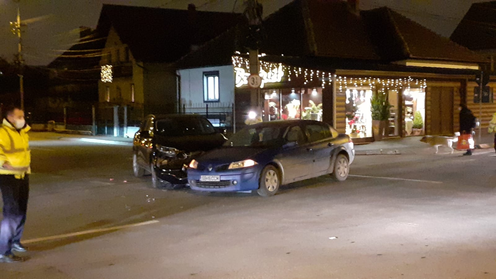 FOTO- Accident rutier produs între două autoturisme pe strada Vasile Cârlova