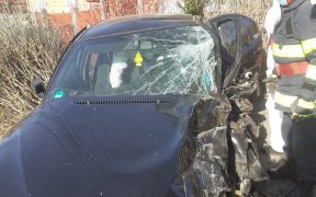 Misiune de descarcerare a unei persoane implicate într-un accident rutier în municipiul Mediaș