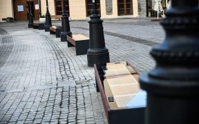 Bănci smart în Piața Mică
