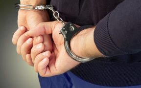 Avrigean cercetat penal pentru amenințare și încălcarea măsurilor dispuse prin ordin de protecție provizoriu      