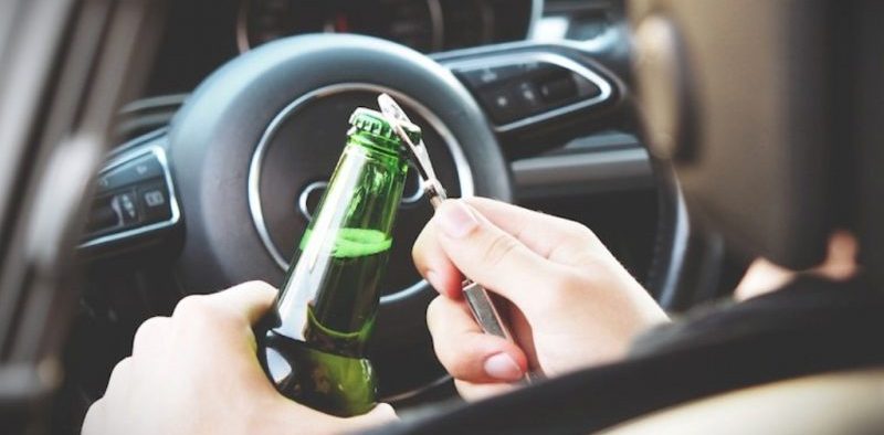 Șoferi, depistați cu alcoolemie de 0.90, respectiv 0.51 în aerul expirat