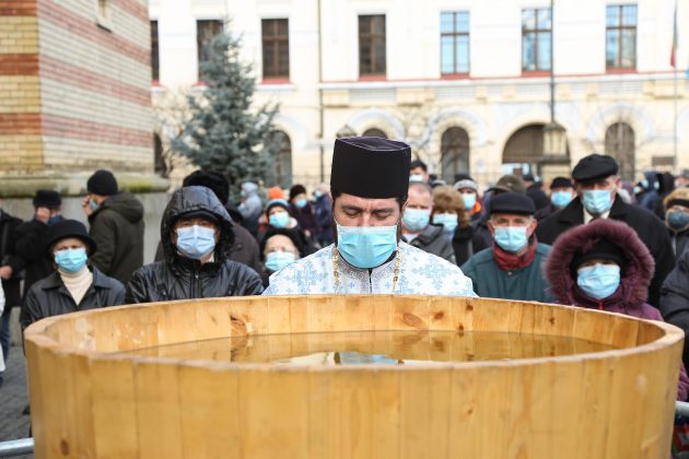 FOTO- Praznicul Bobotezei a fost sărbătorit anul acesta la Sibiu în condiţii speciale