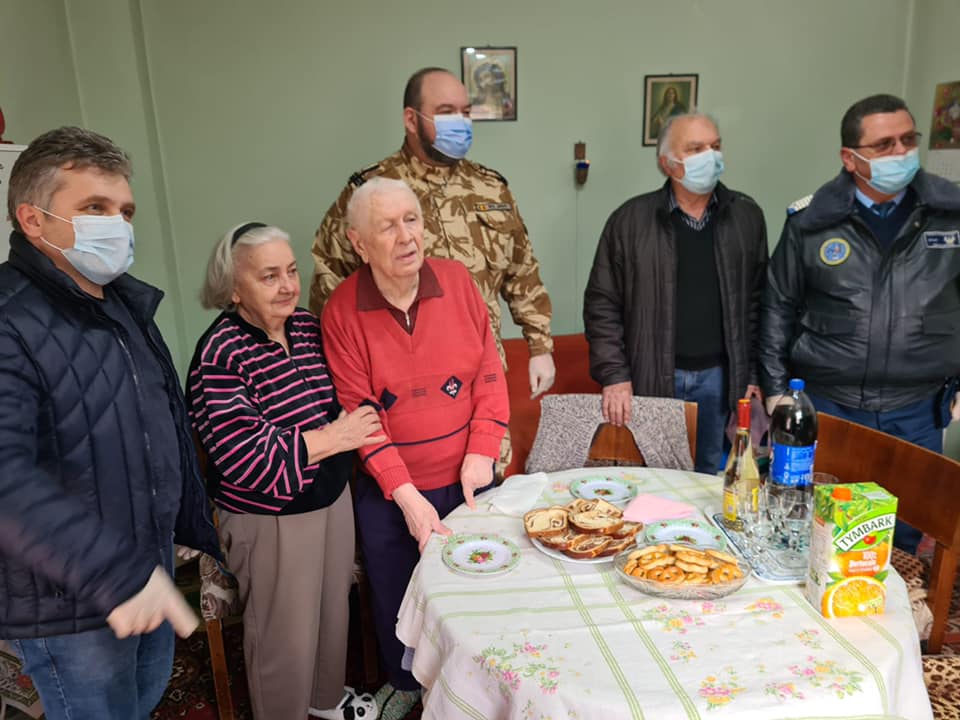 Doi veterani de război, premiați de primarul Gheorghe Roman
