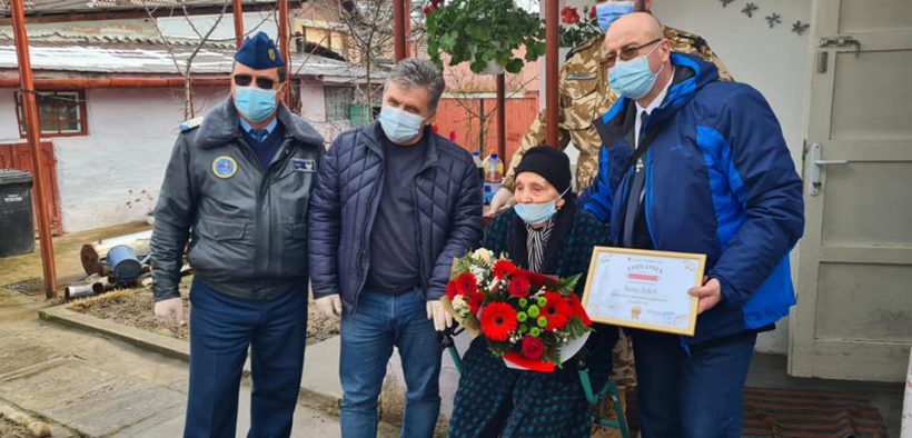 Doi veterani de război, premiați de primarul Gheorghe Roman