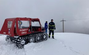 Intervenții ale echipajelor ISU pe drumul ce leagă Păltinișul de Gura Râului pentru degajarea unor copaci