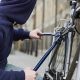 Suspecți de furtul unei biciclete, identificați de proprietarul acesteia