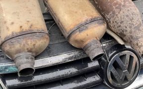 UPDATE: Bănuiți că ar fi sustras catalizatoare, au fost reținuți