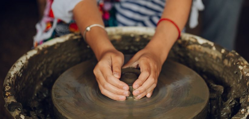 Muzeul ASTRA: În vacanță decorăm ceramică
