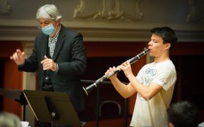 Clarinetistul Petru Pane (16 ani) protagonistul unui turneu de primăvară cu susţinerea Institutului Polonez