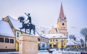 Un cisnădian care a fugit din carantină a fost prins de două ori de poliție