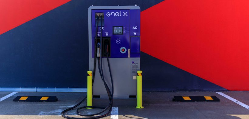 Enel instalează stații de încărcare a mașinilor electrice în Mall-urile din Sibiu