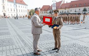 ULBS: Felicitări absolvenților promoției „Regele Mihai I-100"!