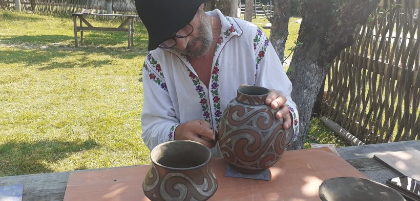 Muzeul ASTRA organizează două ateliere interactive de arheologie experimentală