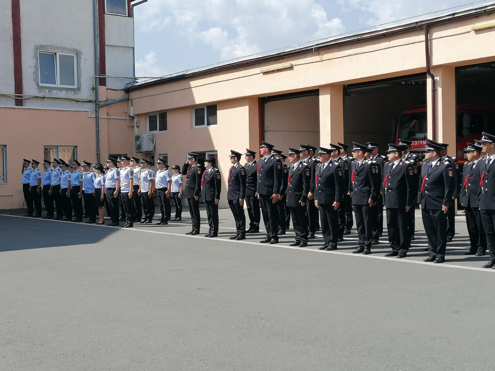 ISU Sibiu a avansat în grad 86 de cadre militare
