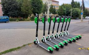 Sibienii au de astăzi la dispoziție trotinete electrice