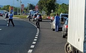 Polițiștii au aplicat 247 de sancțiuni contravenționale, au reținut în vederea suspendării 43 de permise de conducere și au retras 14 certificate de înmatriculare