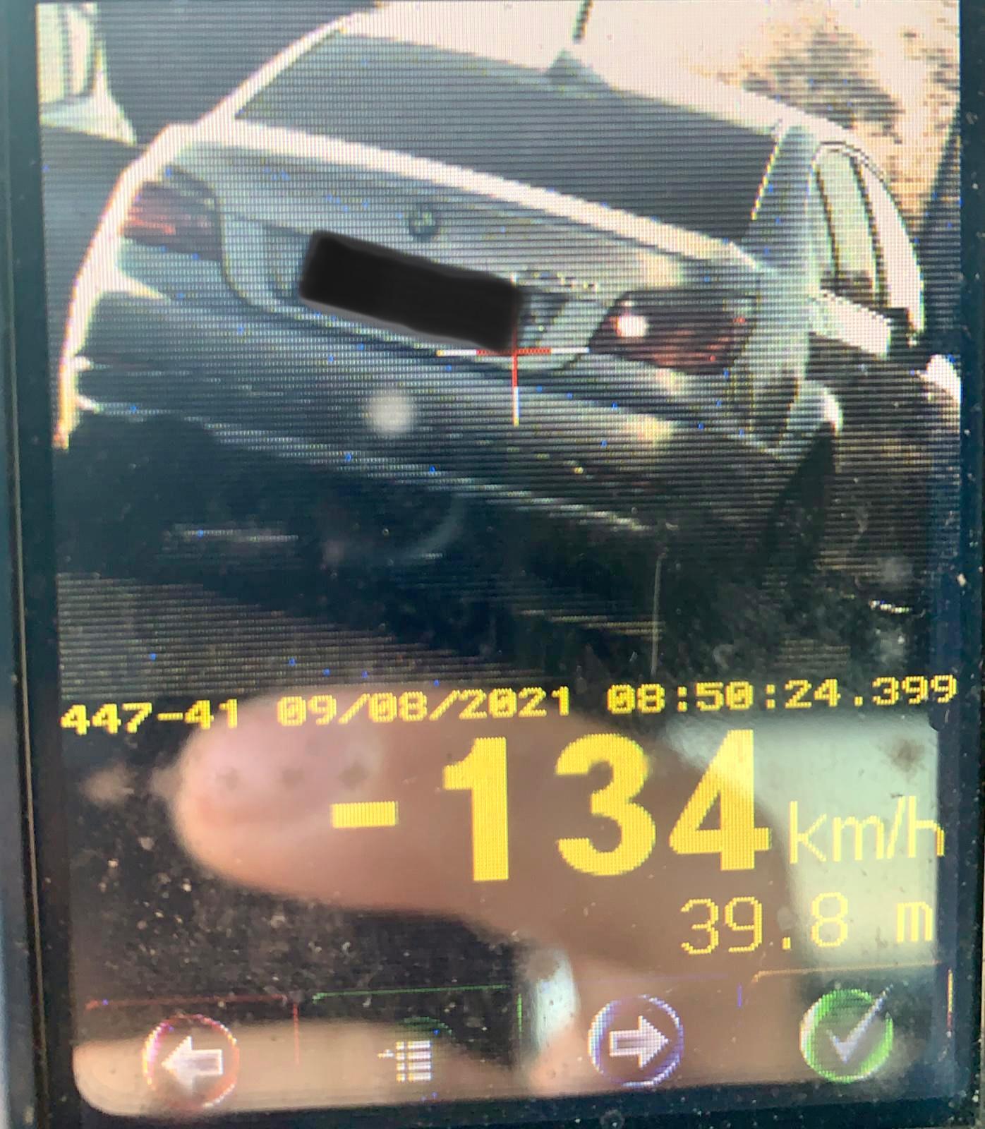 Polițiștii au aplicat 247 de sancțiuni contravenționale, au reținut în vederea suspendării 43 de permise de conducere și au retras 14 certificate de înmatriculare