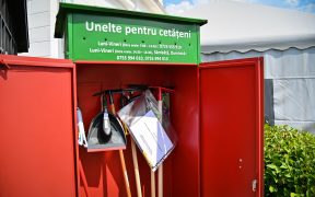 Dulapuri cu unelte în incinta Cimitirului Municipal Sibiu