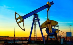 Prețul petrolului a scăzut cu peste 3 la sută