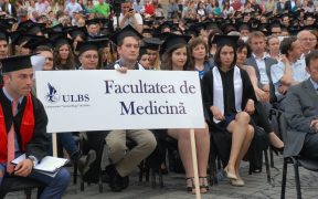 ULBS și AFT deschid anul universitar în Piața Mare