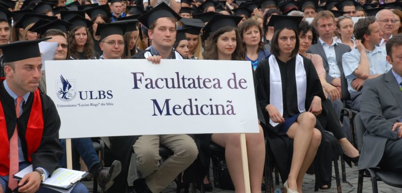 ULBS și AFT deschid anul universitar în Piața Mare
