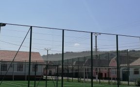 FOTO Veste bună pentru copiii din Agârbiciu. Acum au teren de sport mulțifuncțional