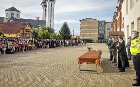 FOTO Peste 1.600 de elevi au început, luni, noul an școlar la Avrig